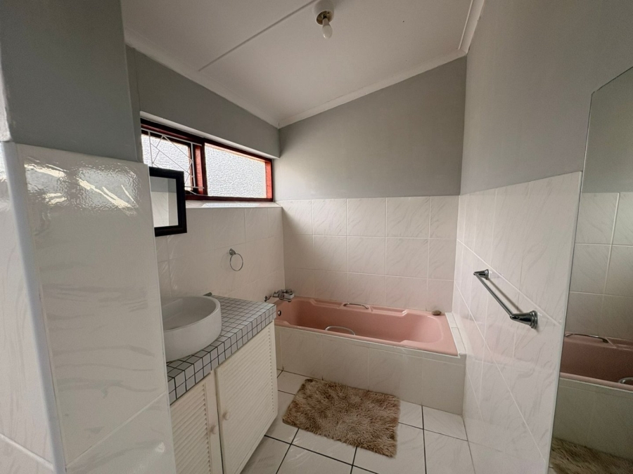 4 Bedroom Property for Sale in Braelyn Eastern Cape